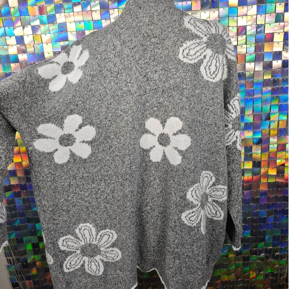 Bloomchic Daisy Floral Cardigan Womens 14-16 Grey Scalloped Open Front Sweater - Picture 6 of 8